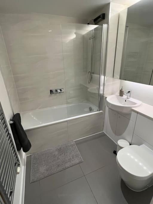 Modern 2 Bed - Olympic Park Stratford Apartment London Ngoại thất bức ảnh
